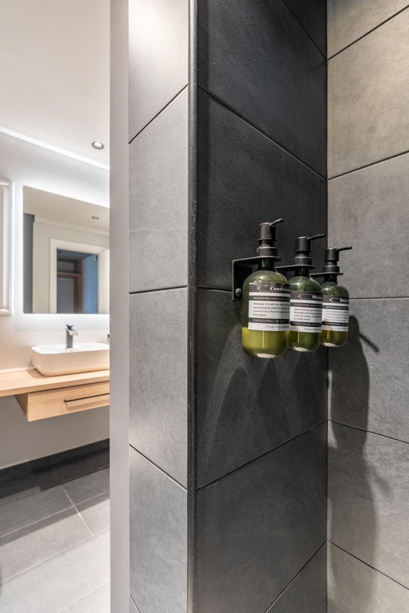 Athena Blue Lux Apartments 2Br 2Ba With City Skyline View, Near Kolonaki Athens Ngoại thất bức ảnh